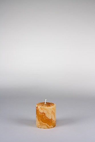 Stumpenkerze, 8 x 7 cm, 100% Bienenwachs, handgeknetet